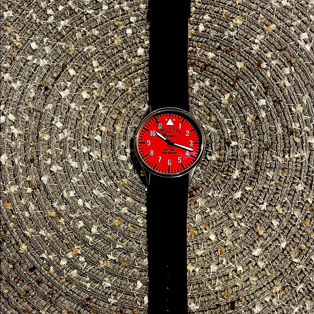 Fossil model 8 Forrester Red Dial Wristwatch with Black Strap - Picture 2 of 10